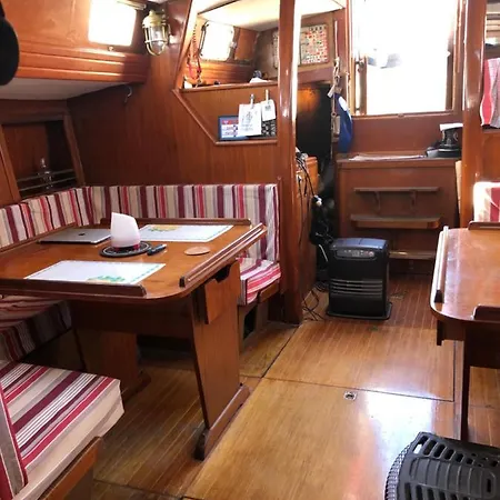 Tanimara Hotel en barco *